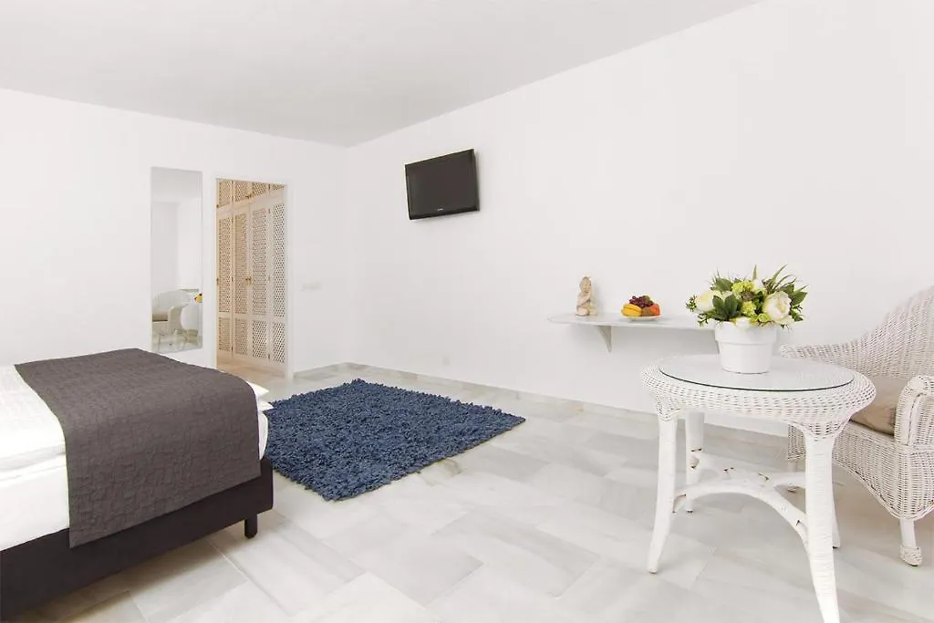 Hotel Village Cala Vadella  4*, Cala Vadella (Ibiza) Spagna